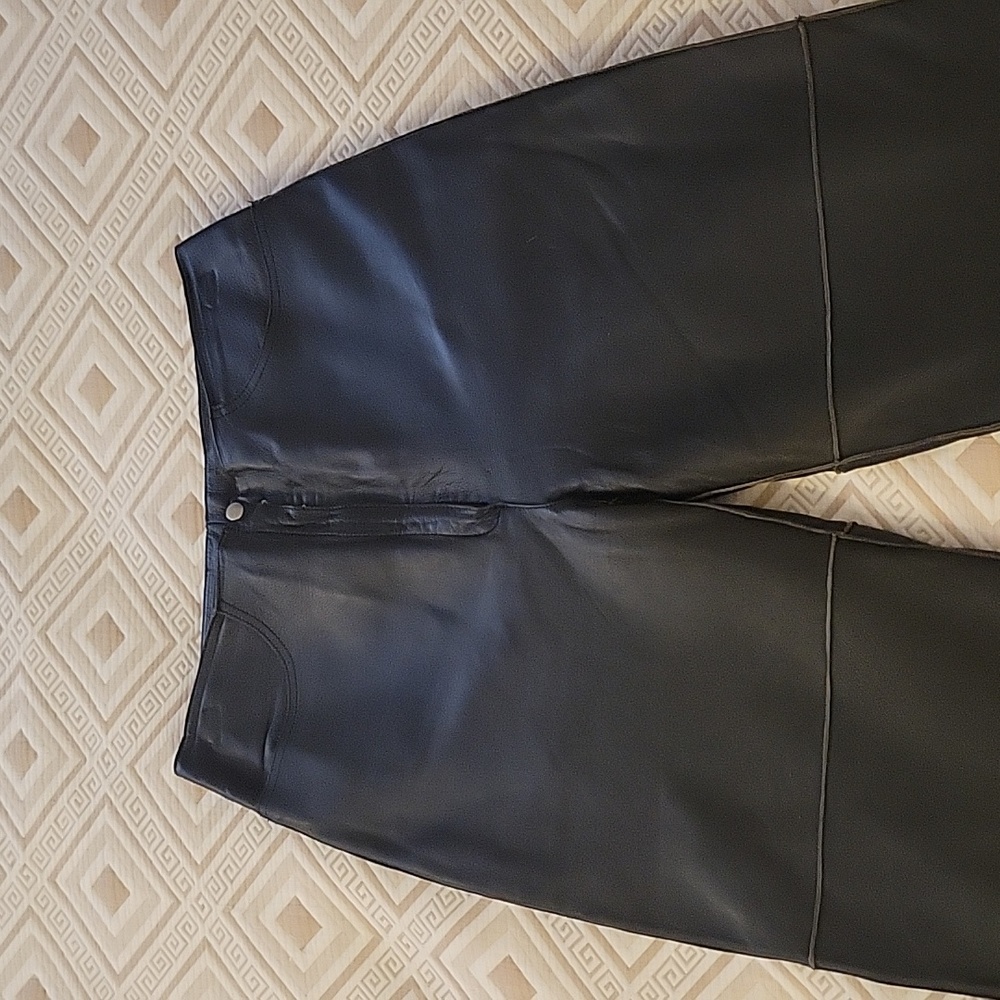 Black leather pants, Size S.